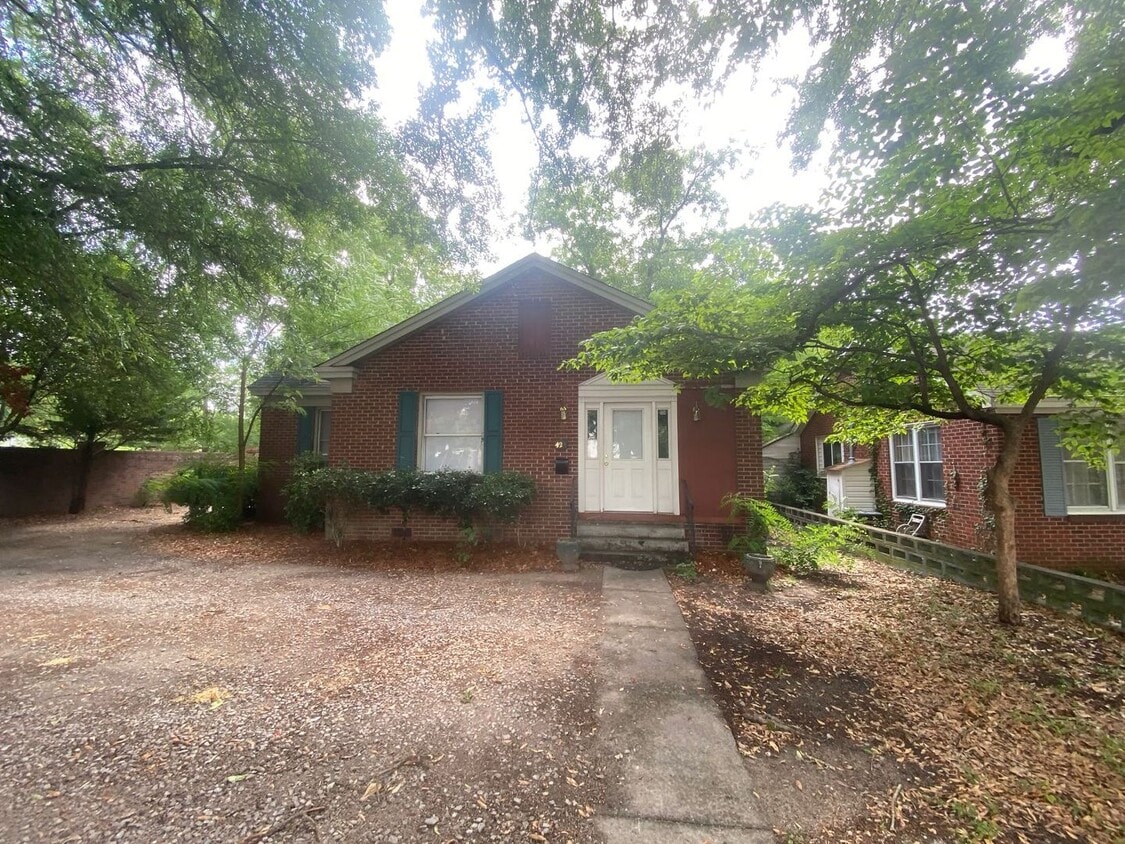 Primary Photo - 424 S Holly St