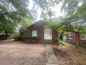 Building Photo - 424 S Holly St