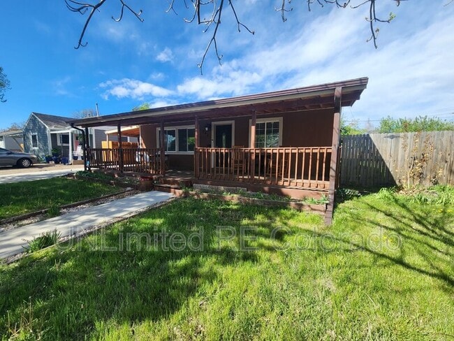 Photo - 945 N Paris St House