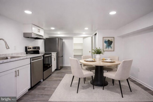 Building Photo - 2104 Steuben Way