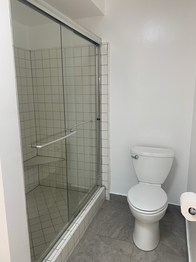 Bathroom - 2346 Kerwood Ave