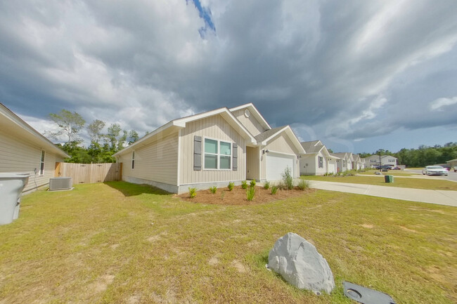 Building Photo - 4750 Malay Cir