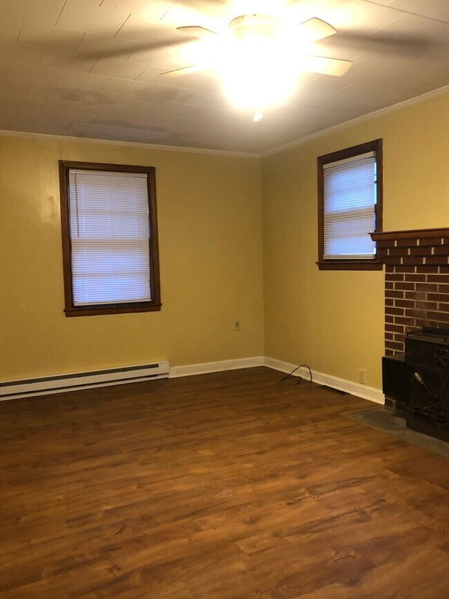 Foto del edificio - 553-B Jefferson Road