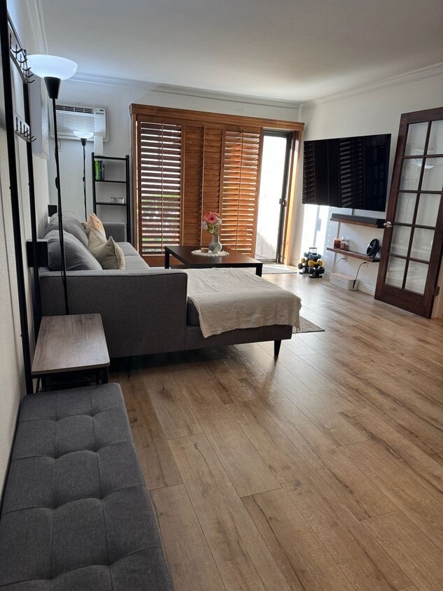 Primary Photo - Spacious 1 bedroom condo centrally located...