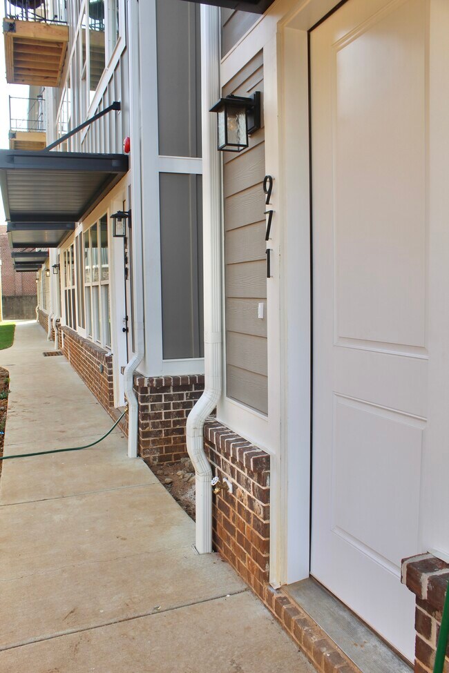Exterior - 971 Montague Pl