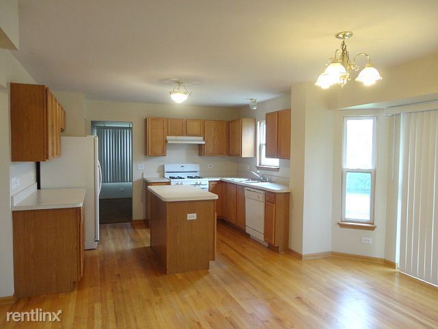 Primary Photo - 4 br, 2 bath House - 433 Victoria Ln