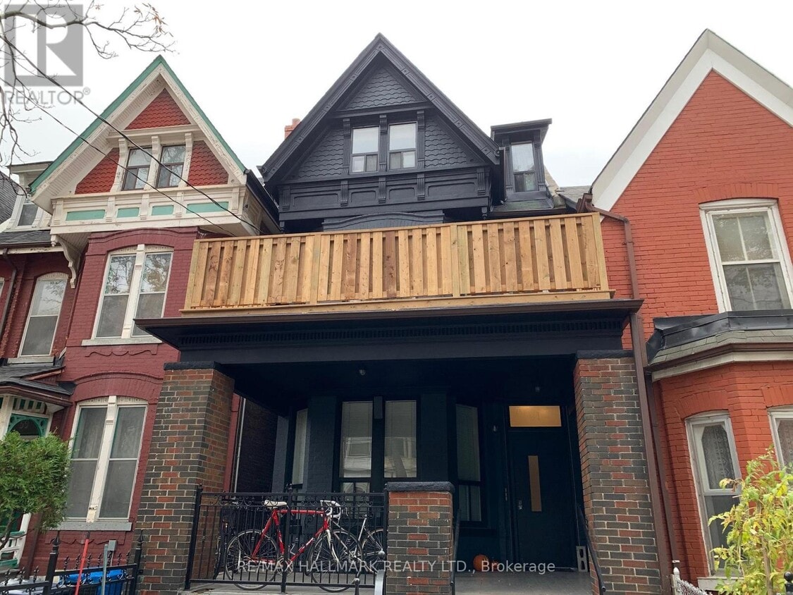 Primary Photo - 61 Cecil St