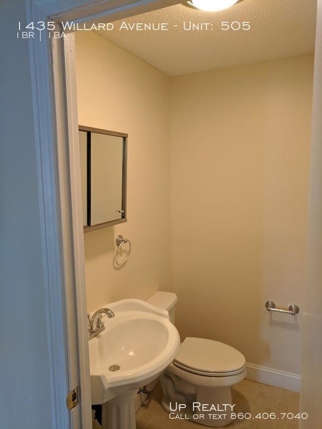 Foto del edificio - 1 bedroom in Newington CT 06111