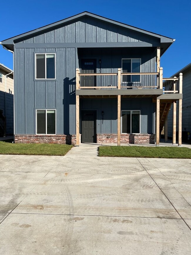 Building Photo - 5421 N Gray Dr