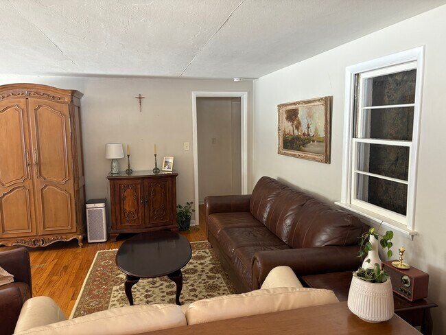 Foto del edificio - 1807 E Kings Hwy