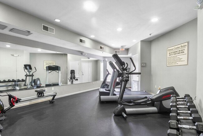 Foto del edificio - Nice 1 Bed 1 Bath at Capstone Quarters! Available Fall 2026!