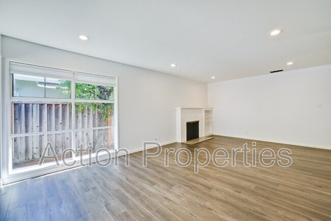 Foto del edificio - 1034 Tulane Dr