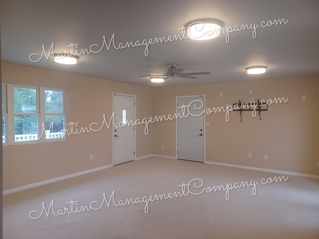 Foto del edificio - 30905 Providence Rd