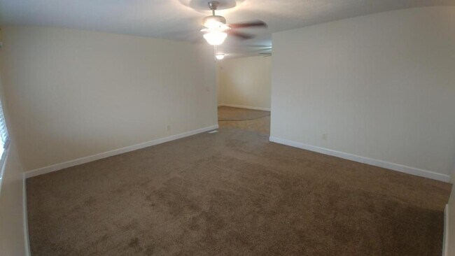 Foto del edificio - 6601 Taylorsville Rd.