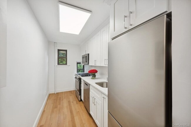 Building Photo - 18 Palmer Ave