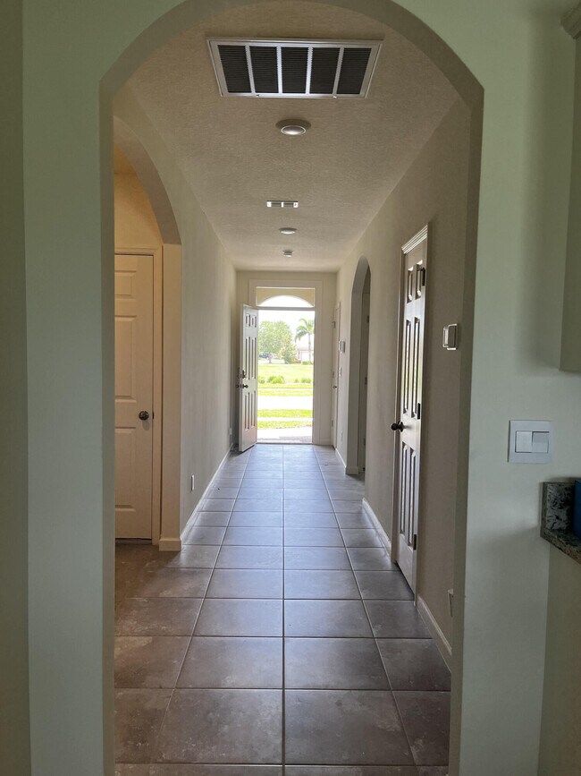 Building Photo - 12263 Arabella Dr