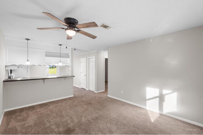 Foto del edificio - 2837 Lumpkin Rd