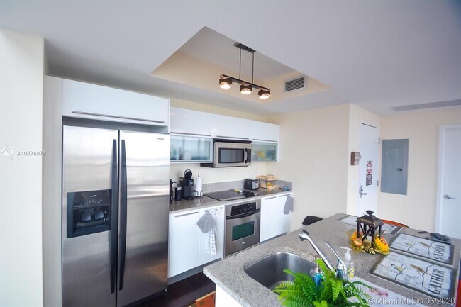 Building Photo - 888 Biscayne Blvd