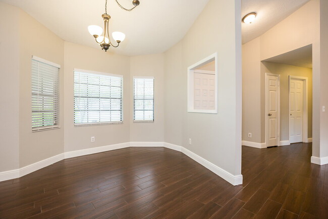 Building Photo - 708 Hyssop Pl