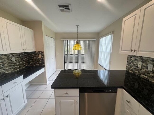 Building Photo - 3228 Jog Park Dr