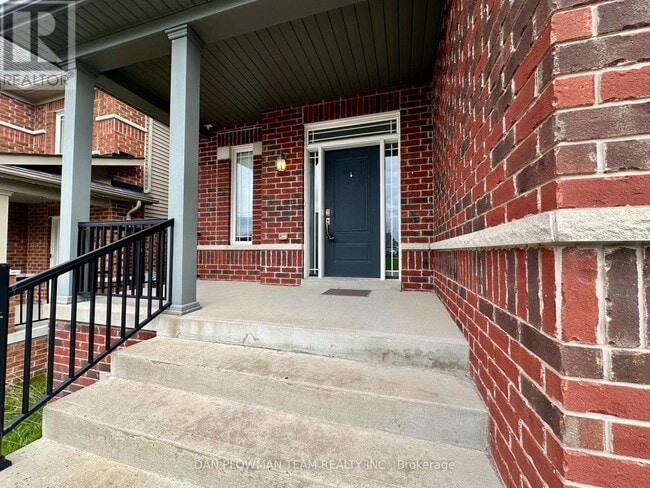 Building Photo - 1845 Silverstone Cres