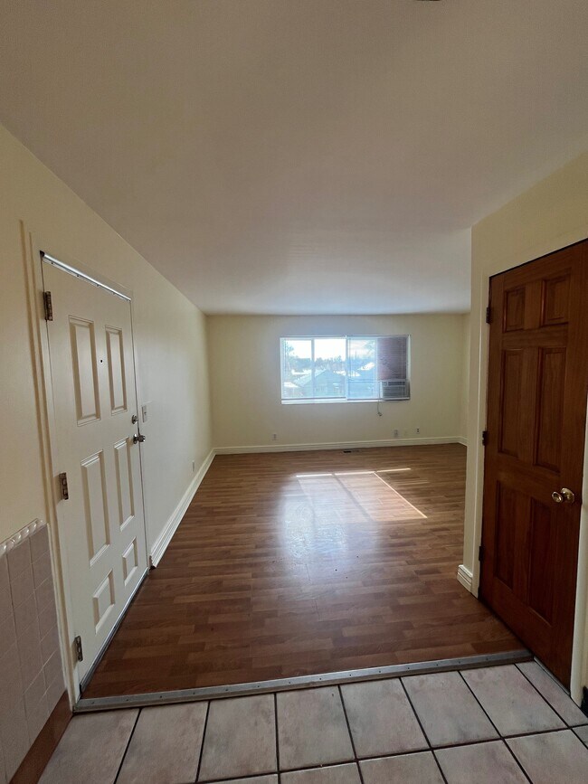 Foto del edificio - Two-Bedroom Apartment in Salt Lake!