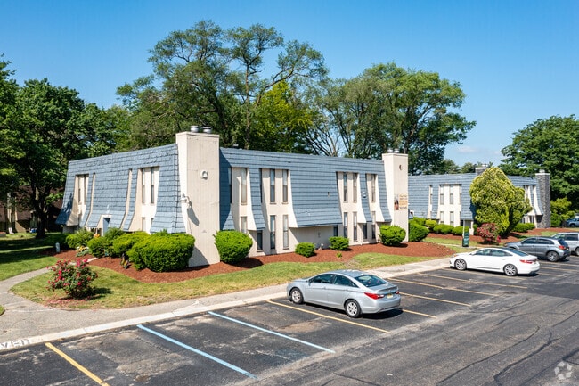Building Photo - Pine Ridge Apartments