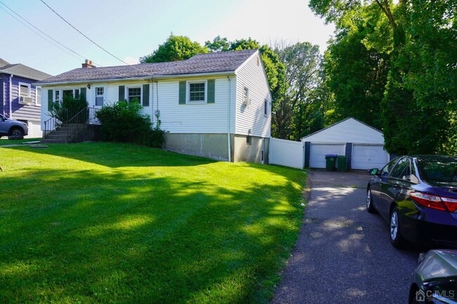Building Photo - 140 Harding Ave