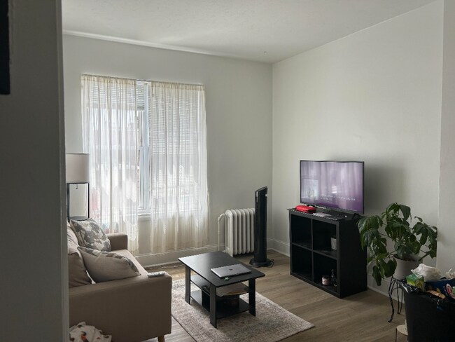 Foto del edificio - 1349 Ellsworth St