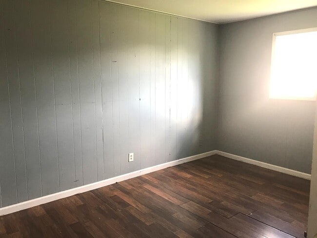 Building Photo - 400 N Rockingchair Rd