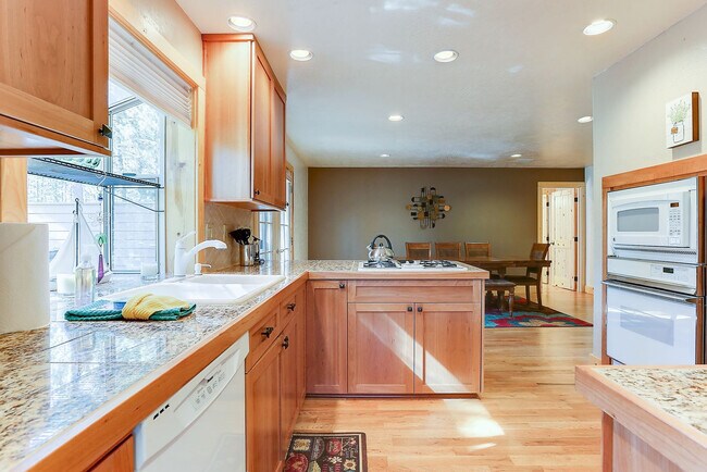 Building Photo - 3 Mt Baker Ln