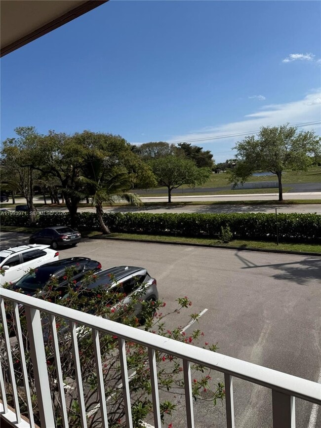Foto del edificio - 7605 W Atlantic Blvd