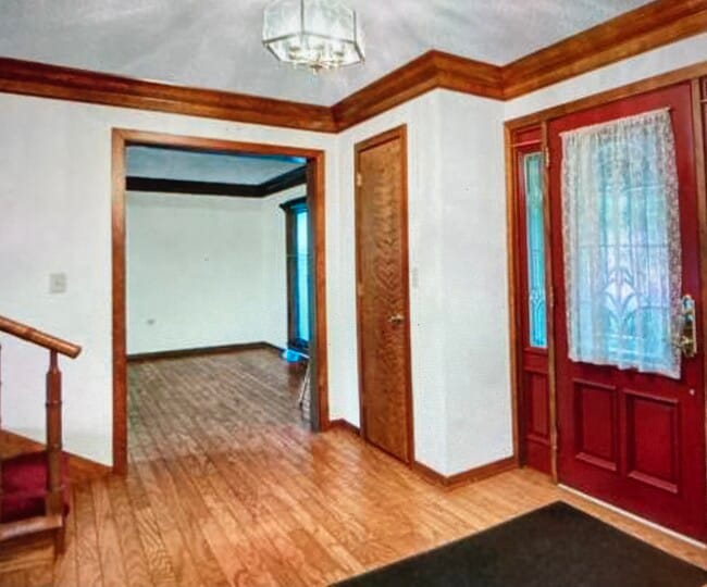 Building Photo - 418 W Oak St