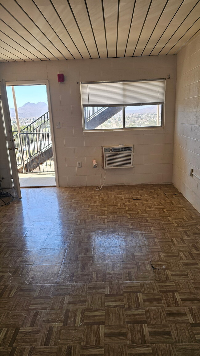 Living Room-Ready to move in. - Alpine Heights Apartments