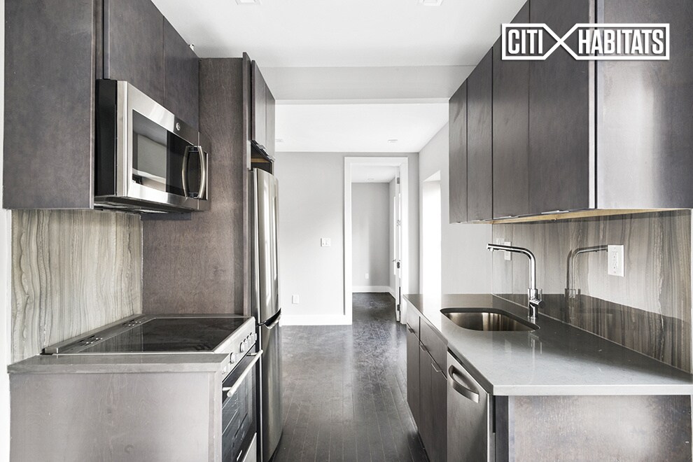 Foto principal - 312 E 106th St