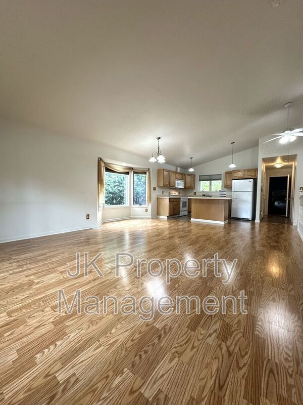 Foto del edificio - 3209 Wild Rose Ln
