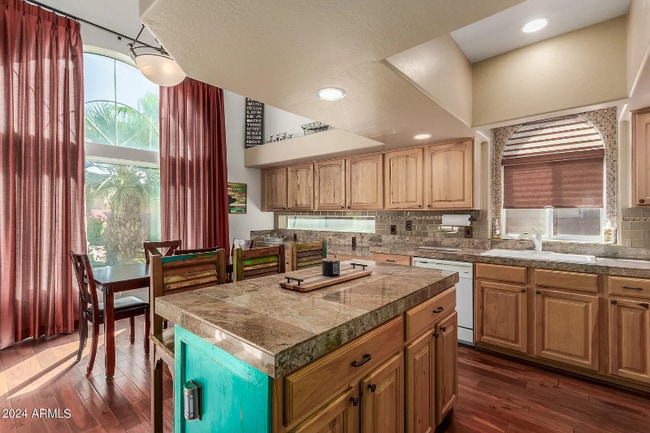 Foto del edificio - 15755 W Redfield Rd