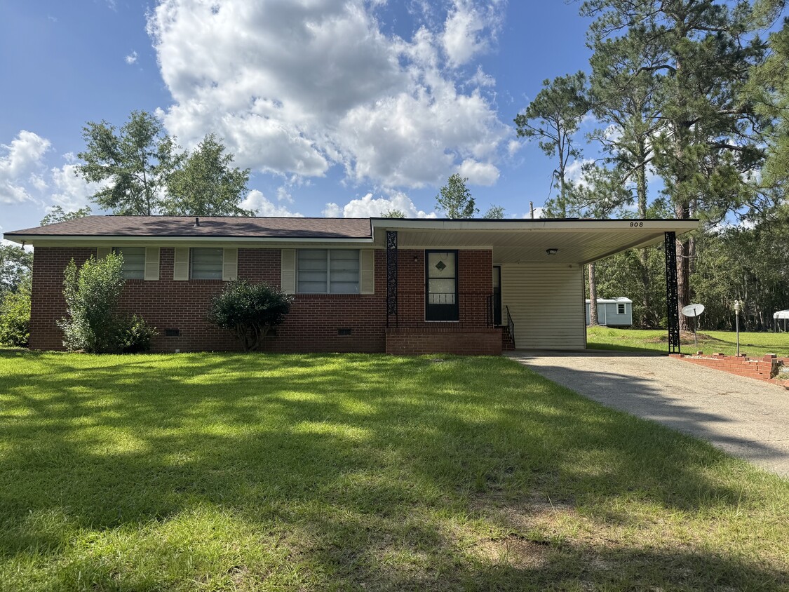 Primary Photo - 908 Jungle Rd