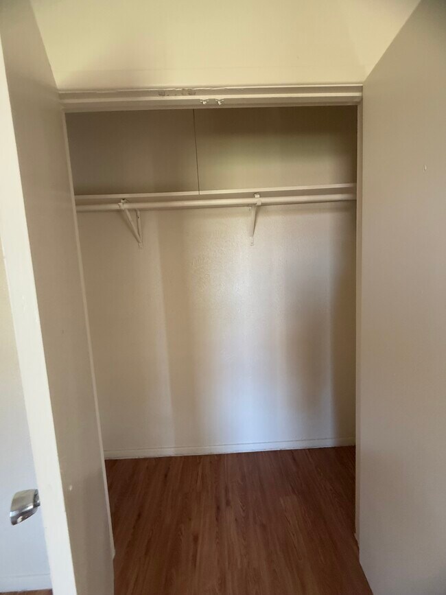 Building Photo - 3493 Country Club Rd