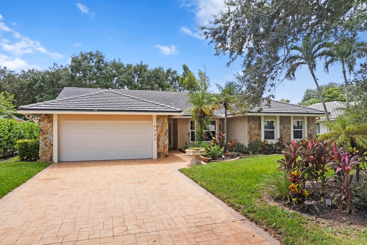 Foto principal - 9080 NW 50th Ct