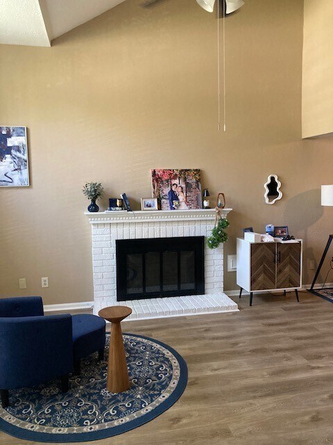 Foto del edificio - 14562 Oak Chase Dr