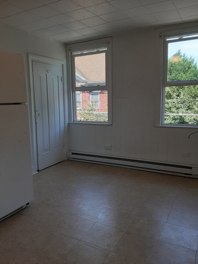 extra closet space - 403 Center St