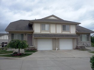 Building Photo - 38275 Schoenherr Rd