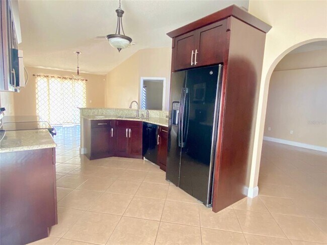 Foto del edificio - 245 Cardiff Ave