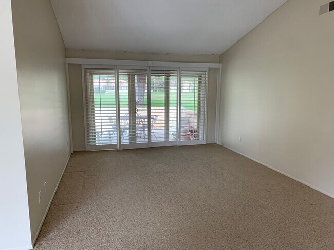 Foto del edificio - An El Dorado Model on the Golf Course