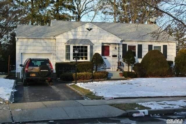 Primary Photo - 6 Woodwaye Rd