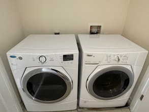 Building Photo - 843 Black Cherry Dr S