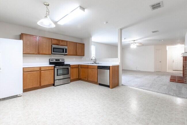 Foto del edificio - 2405 Spruce Ct