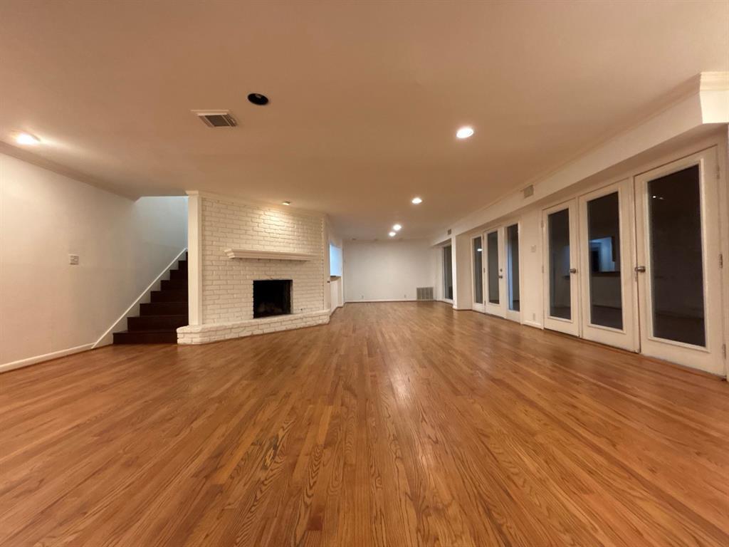Foto principal - 919 S Ripple Creek Dr