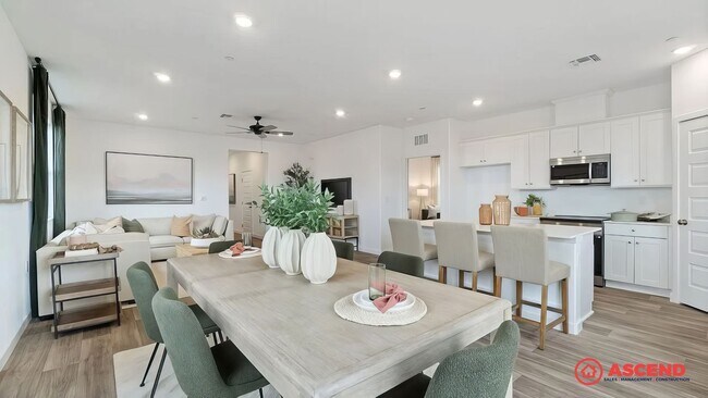 Building Photo - Brand New 5 Bedroom Home in Gossamer Grove!